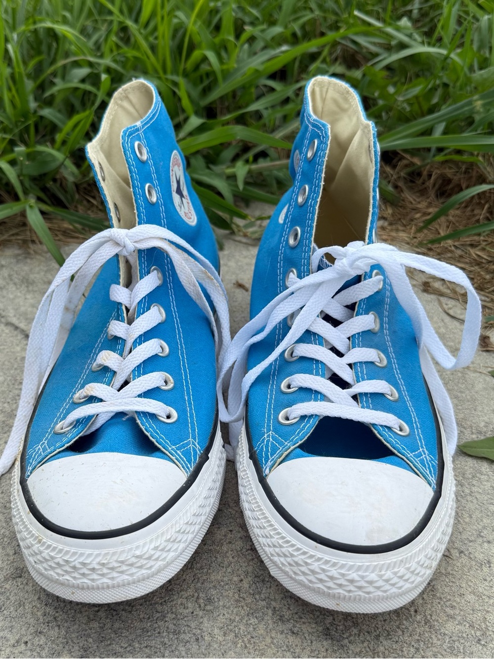 Blue Chuck Taylor Converse high top unisex men’s size 10, women’s size medium 12